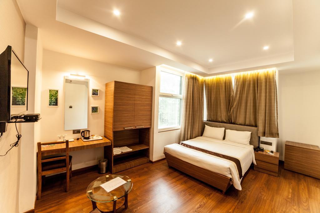 Brownstar Boutique Hotel Chennai Esterno foto